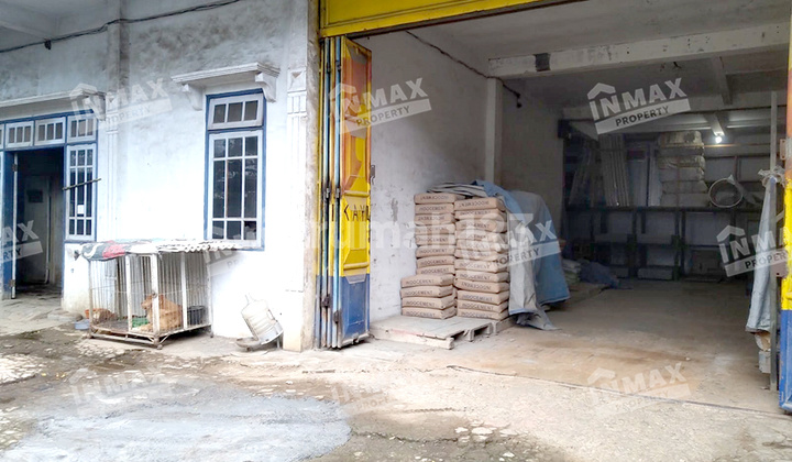 For Rent Warehouse + House in Pakis Area, Zero Road Frontage Suitable for Business with High Traffic Flow.