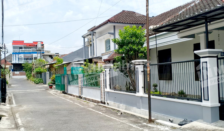Rumah Luas Terawat Siap Huni Ikan Paus Malang, Daerah Aman Rumah Luas Terawat Siap Huni Ikan Paus Malang, Daerah Aman