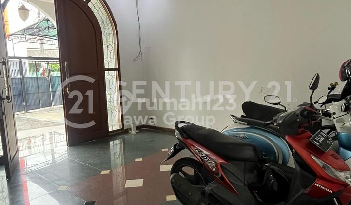 For Sale Boarding House in Kemanggisan Ideal for Business 2