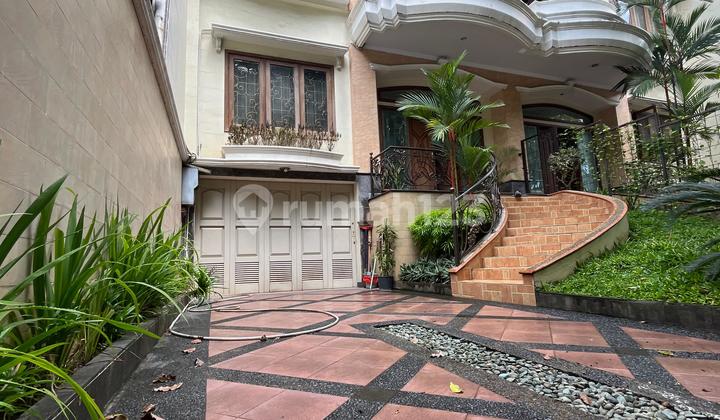 For Sale Luxury House on Sultan Hasanuddin Street, Makassar, Good SHM