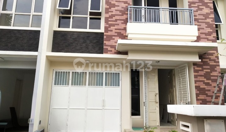 Dijual Rumah Siap Huni di Faraday Utara Area Gading Serpong