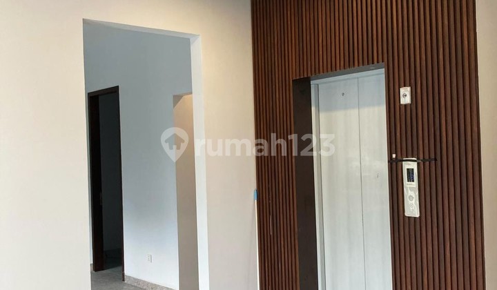 Dijual Rumah Ada Private Lift di Sutera Flamboyan Alsut 2