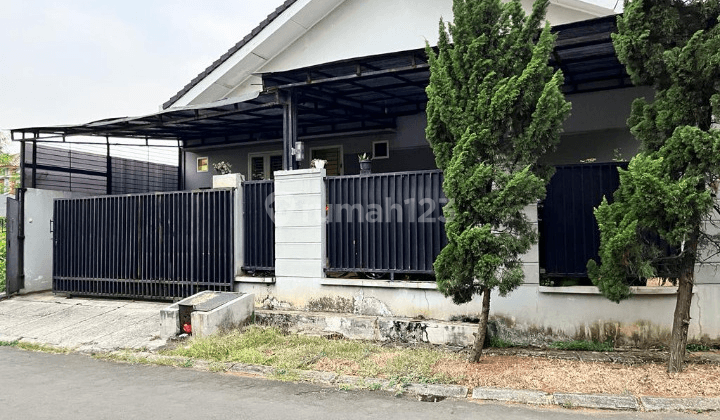 Rumah Siap Huni, Semi Furnished, Kondisi Bagus, Kencana Loka, Tangerang Selatan 1