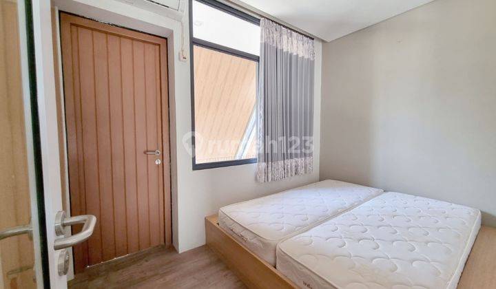 kamar tidur dijual rumah 2 lantai kondisi
