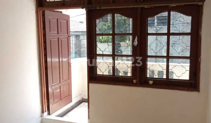 For Sale and Rent Ready-to-Occupy 2-Story House in Tebet Timur Area, South Jakarta 2