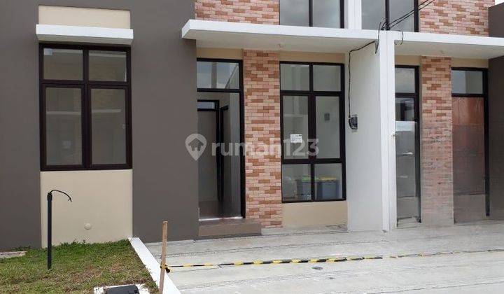 Dijual Rumah SHM Siap Huni Di Villagio, Vernazza Area Citra Raya  1