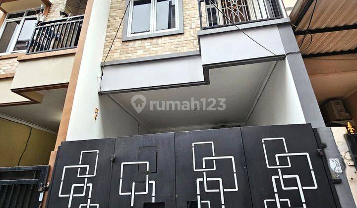 Dijual Rumah 3 Lantai Di Tanjung Duren Jakarta Barat 1