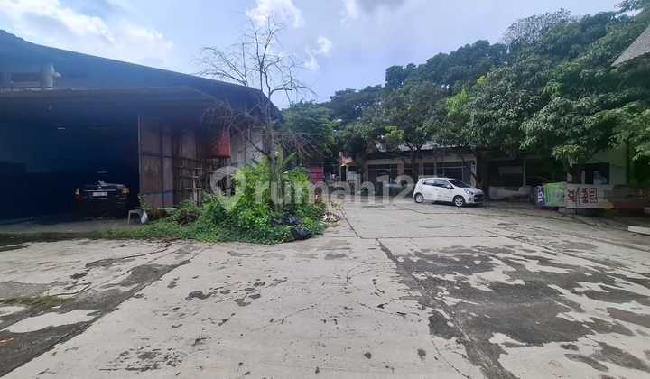 Rumah Tua Hitung Tanah Jarang Ada di Mainroad Jl.Peta Bandung 1