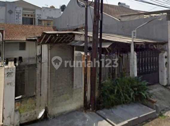 Rumah Tua Hitung Tanah Jalan Utama di Daerah Srimahi Bandung