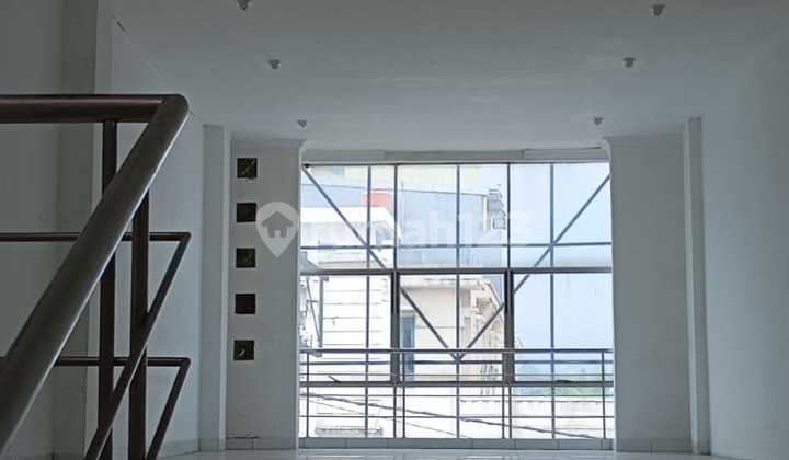 Strategic 4-Story Shophouse for Business on Kebonjati Main Road, Bandung