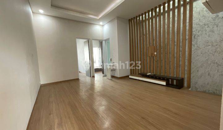 ruang keluarga rumah 2 lantai cantik di