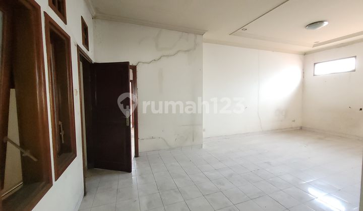 Strategic 2-Story Building on Gunung Batu Main Road, Bandung City