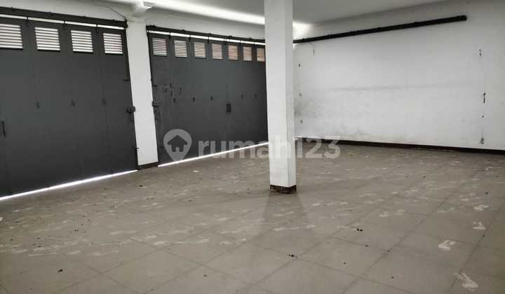 Strategic 1-Story Shop House Rarely Available on Main Road Caringin Bandung 2