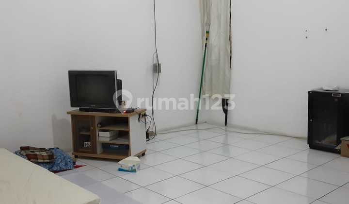 kamar tidur rumah bagus akses 2 mobil