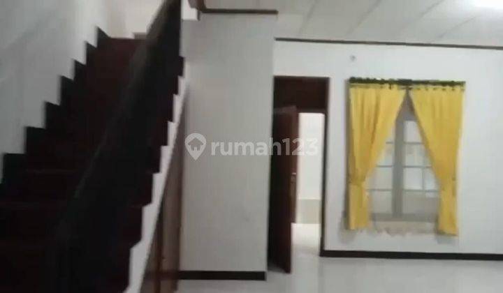 Rumah 2 Lantai Dekat Universitas Maranatha di Sarijadi Bandung 1