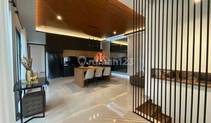 Rumah Lux 3 Lantai Semi Furnish Komplek Pondok Hijau Kota Bandung 1