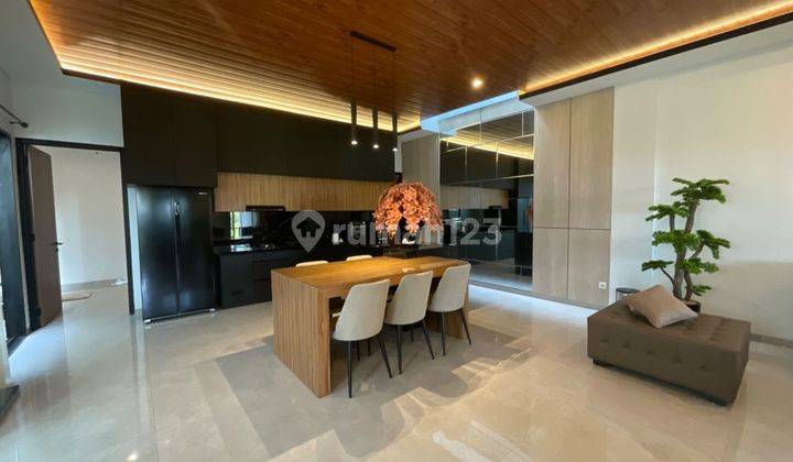 Rumah Lux 3 Lantai Semi Furnish Komplek Pondok Hijau Kota Bandung 2