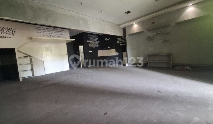 Strategic 3.5-Story Shop House for Cafe etc. on Main Road Kopo Bandung