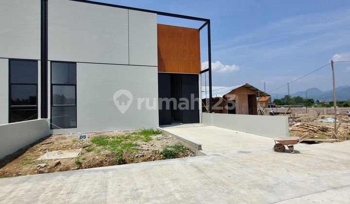 Gudang Bangunan Baru Kawasan Industri di Kopo Katapang Bandung