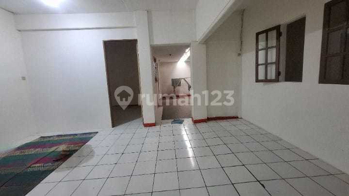 Rumah Strategis untuk Tempat Usaha di Mainroad Bkr Regol Bandung