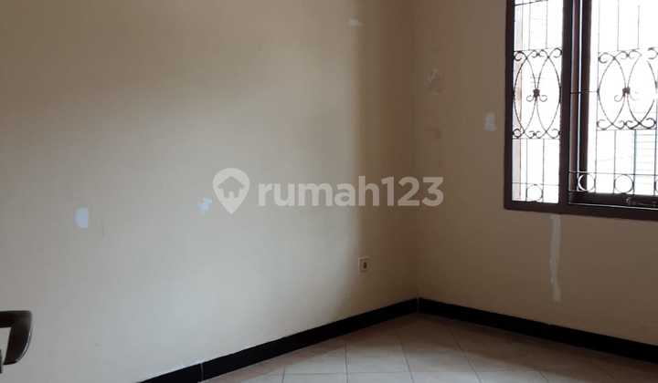 Rumah Terawat Tengah Kota Lingkungan Nyaman di Sayap Bkr Bandung 2