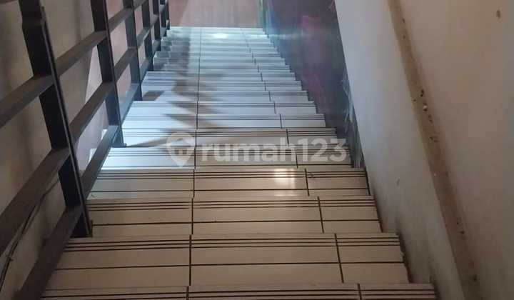 Strategic 3-Story Shop House at Istana Pasteur, Gunung Batu, Bandung 2