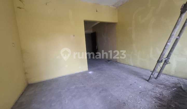 Rumah 2 Lantai Strategis Tengah Kota di Sayap Kebon Jati Bandung 2