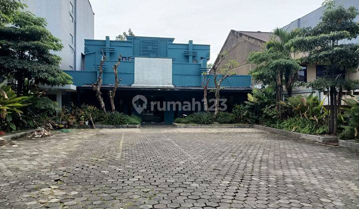 Ruang Usaha Luas Strategis di Mainroad Surya Sumantri Bandung 1