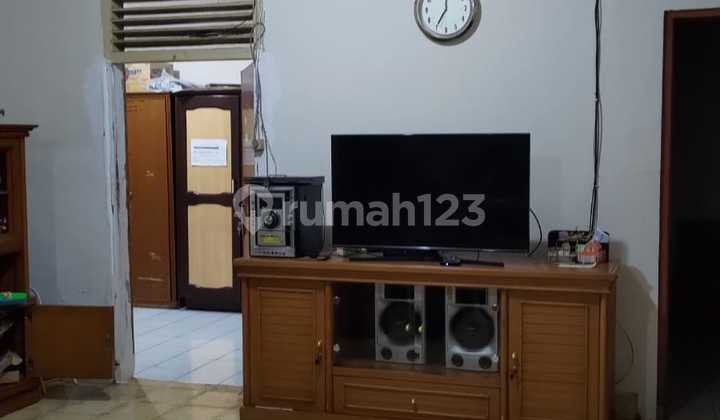 Rumah Tua Murah Hitung Tanah Jarang Ada di Kembar Bandung Rumah Tua Murah Hitung Tanah Jarang Ada di Kembar Bandung