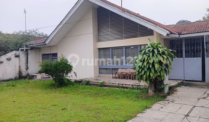 Rumah Strategis Pinggir Jalan Utama di Mainroad Kebon Kopi Cimahi