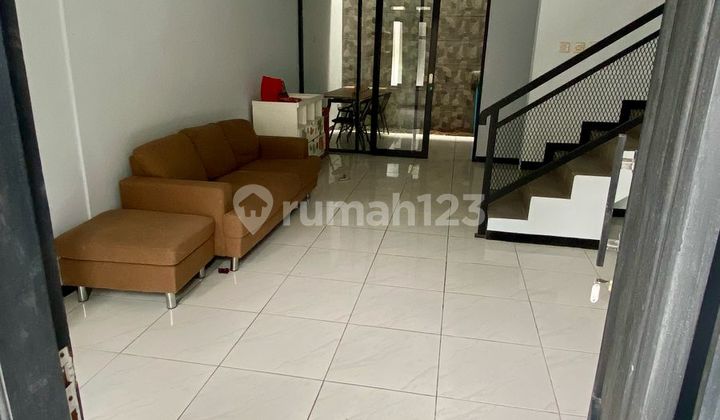 Rumah Minimalis Modern di Townhouse Belleza Antapani Bandung