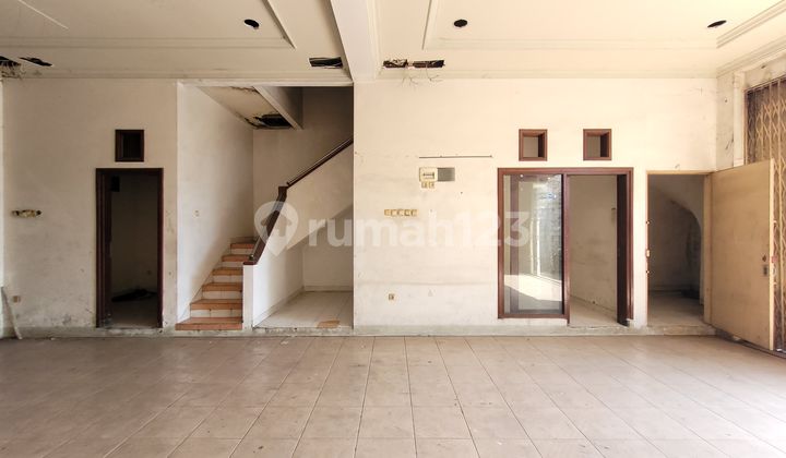 Strategic 2-Story Building on Gunung Batu Main Road, Bandung City