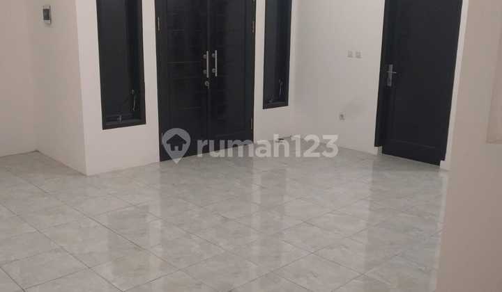 Rumah 2 Lantai Bagus di Komplek Kopo Permai 3 Kab Bandung Rumah 2 Lantai Bagus di Komplek Kopo Permai 3 Kab Bandung