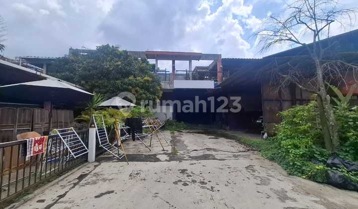 Rumah Tua Hitung Tanah Jarang Ada di Mainroad Jl.Peta Bandung 2