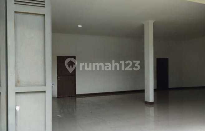 Strategic 1-Story Shop House Rarely Available on Main Road Caringin Bandung 1