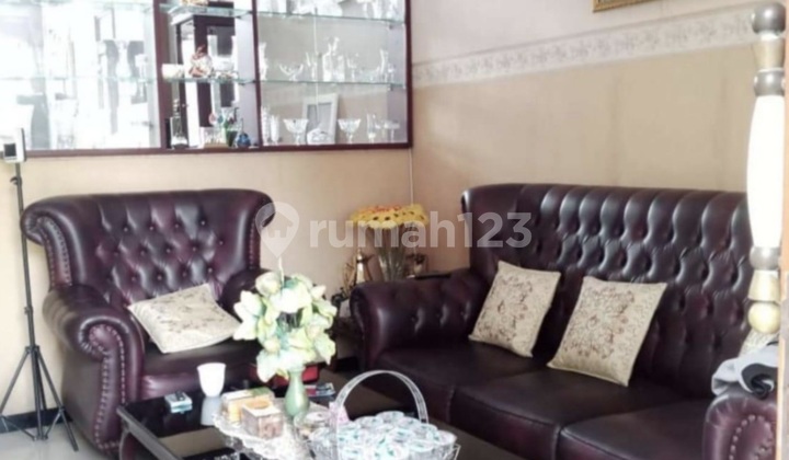 2-Story Ready-to-Use House in Batununggal Indah Complex, Bandung 2