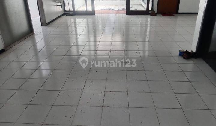 Rumah Strategis Pinggir Jalan Utama di Komplek Sumbersari Bandung 2