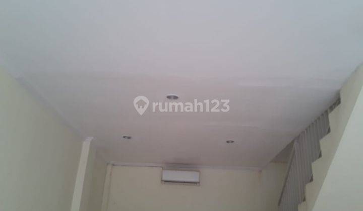 Ruko siap huni depan komplek perumahan 9
