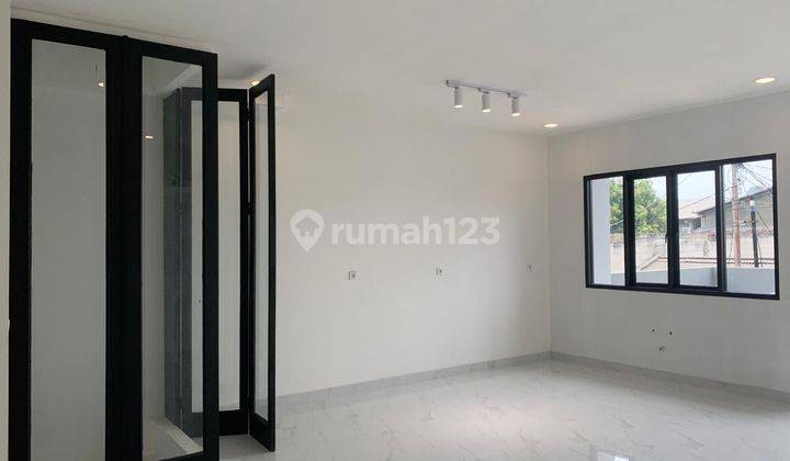 Jual Rumah Bagus  3 Lantai Di Cidodol Raya Kebayoran Lama Jakarta Selatan 2