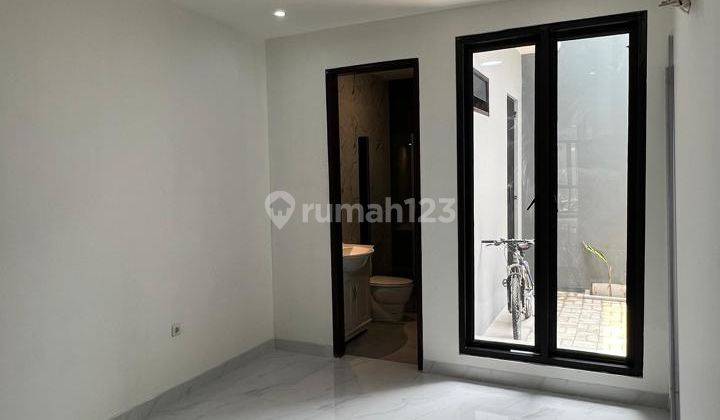 Jual Rumah Bagus  3 Lantai Di Cidodol Raya Kebayoran Lama Jakarta Selatan 2