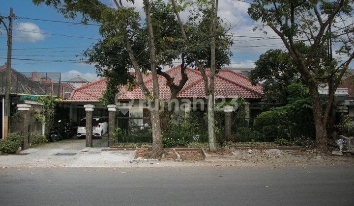 Lodaya House Suitable for Cafe or Other Businesses