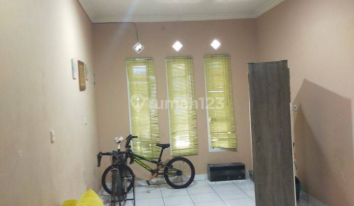 DI JUAL RUMAH DUA LANTAI DUA CARPORT SIAP HUNI DI KOMPLEK GRIYA CEMPAKA ARUM GEDEBAGE 2