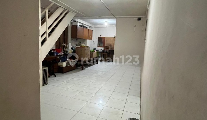 House at Jalan Kartini 3, Sawah Besar, Central Jakarta House at Jalan Kartini 3, Sawah Besar, Central Jakarta