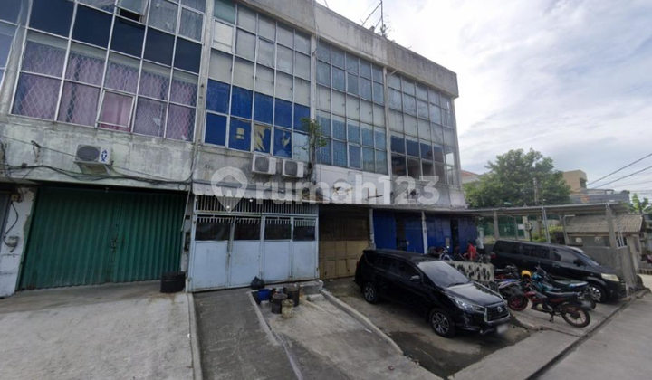 3-Story Shop House on Jl. Kapuk Kencana, Kapuk Muara, Penjaringan, North Jakarta 2