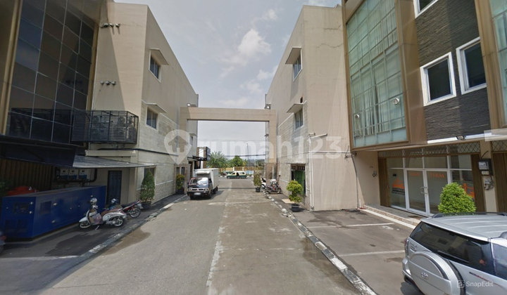 3-story shop house in Golden City Business Park, Cipondoh-Tangerang 2