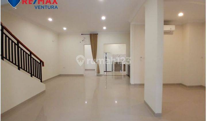 Rumah Full Furnished di Gading Serpong The Spring, Tangerang 2