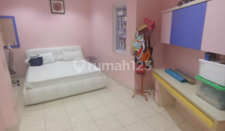 Cheap 2-Storey House with Land Title, 152 m2 Land Area, Crystal Gading Serpong Cluster