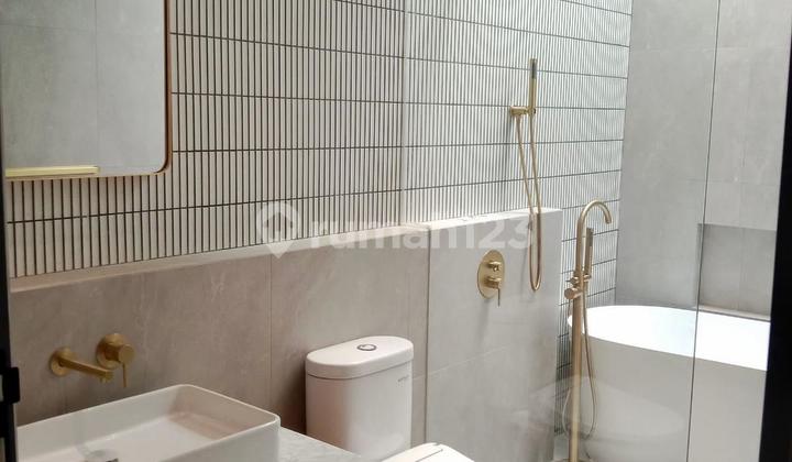 Affordable House Hook Building Independent Land 208 m2 The Icon BSD City 2