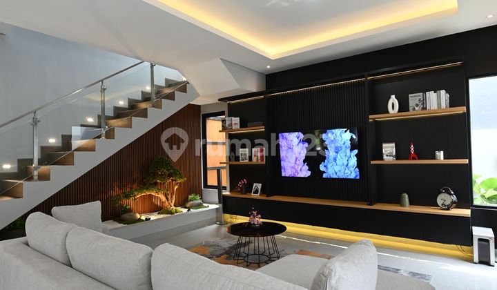 MURAH Rumah Bangunan Mandiri Baru Lt 344 m2 Kencana Loka BSD City 