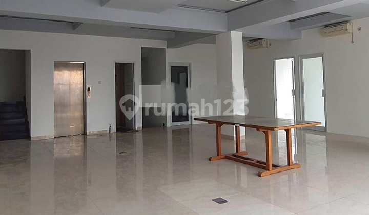 Affordable 4-Story Office Space for Rent, Building Area 600 m2, Land Area 250 m2, Bintaro, South Jakarta